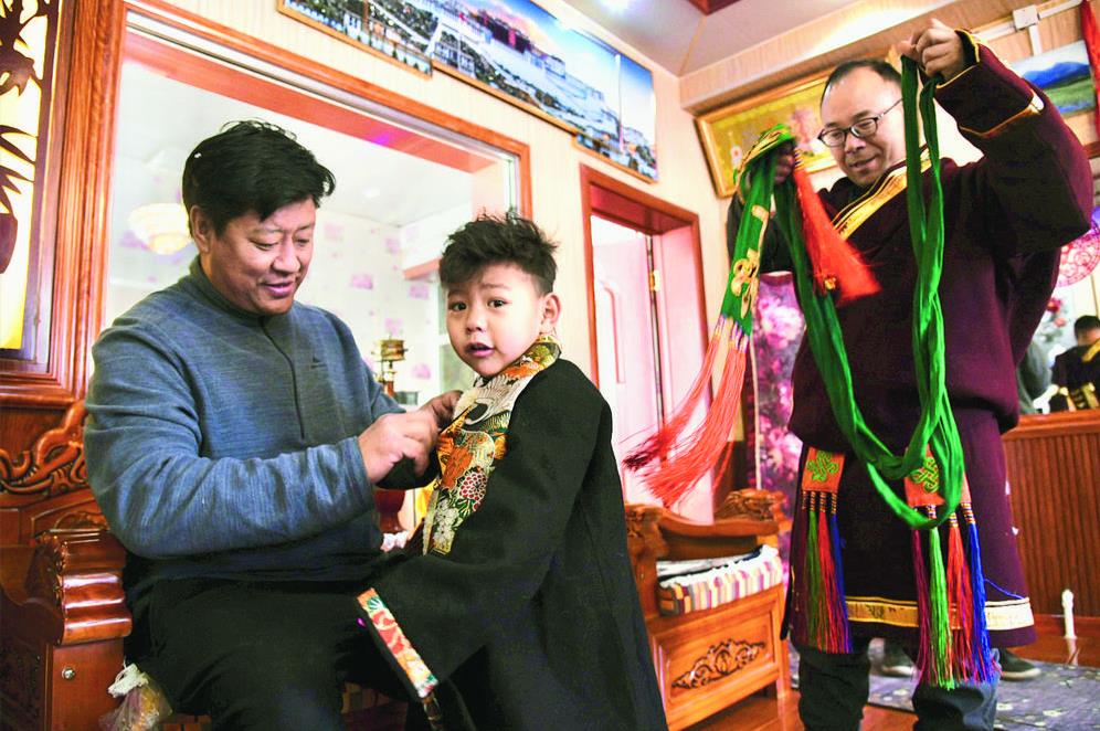 青海海西：長江源村村民喜迎新年