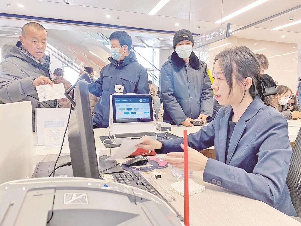 【新春走基層·奮進新征程】新年開跑 奮力前行——龍年春節(jié)假期后首個工作日見聞