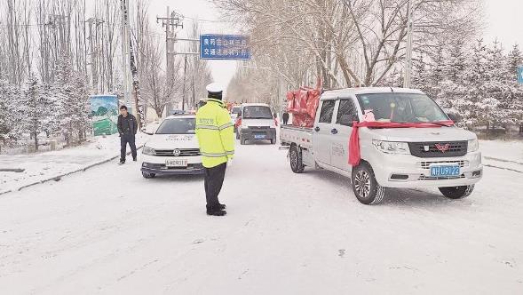 以雪為令：全省交警疏堵保暢