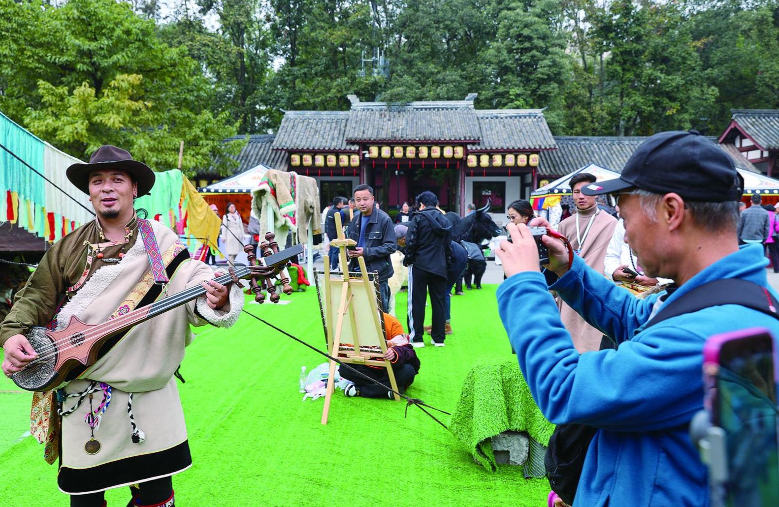 “金色谷地”蓉城綻放魅力 ——2024年同仁市冬季農(nóng)畜產(chǎn)品、文旅推介暨招商活動見聞