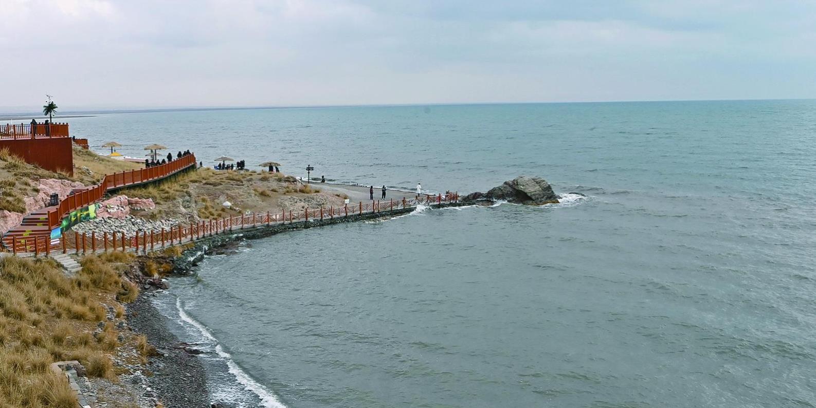 青海湖進(jìn)入冬季旅游模式