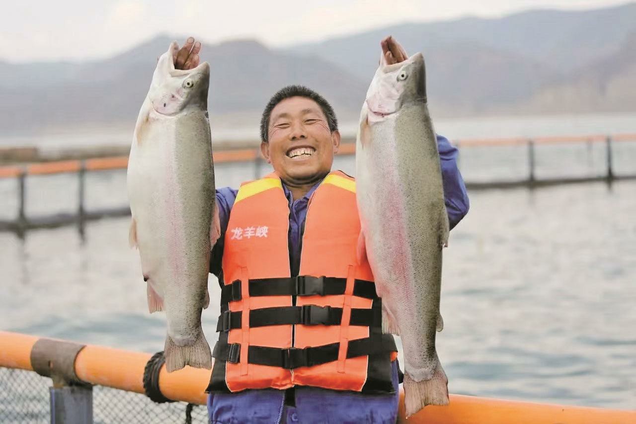 【致敬閃閃發(fā)光的我們】青海冷水魚游向廣闊市場