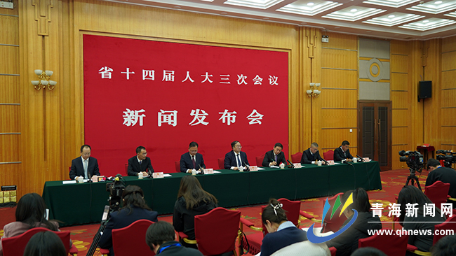 【聚焦全省兩會(huì)】果洛西寧民族中學(xué)：教育援青 點(diǎn)亮夢(mèng)想