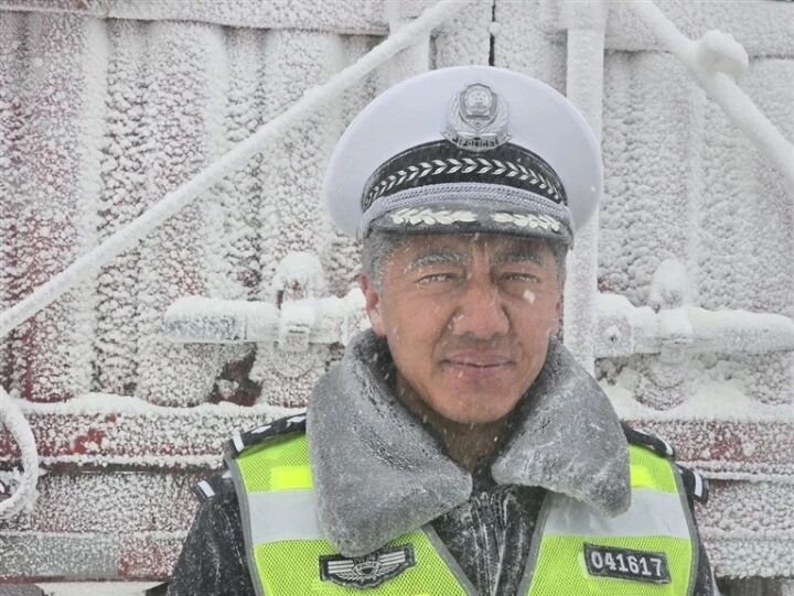 暴雪后，青海交警上了熱搜