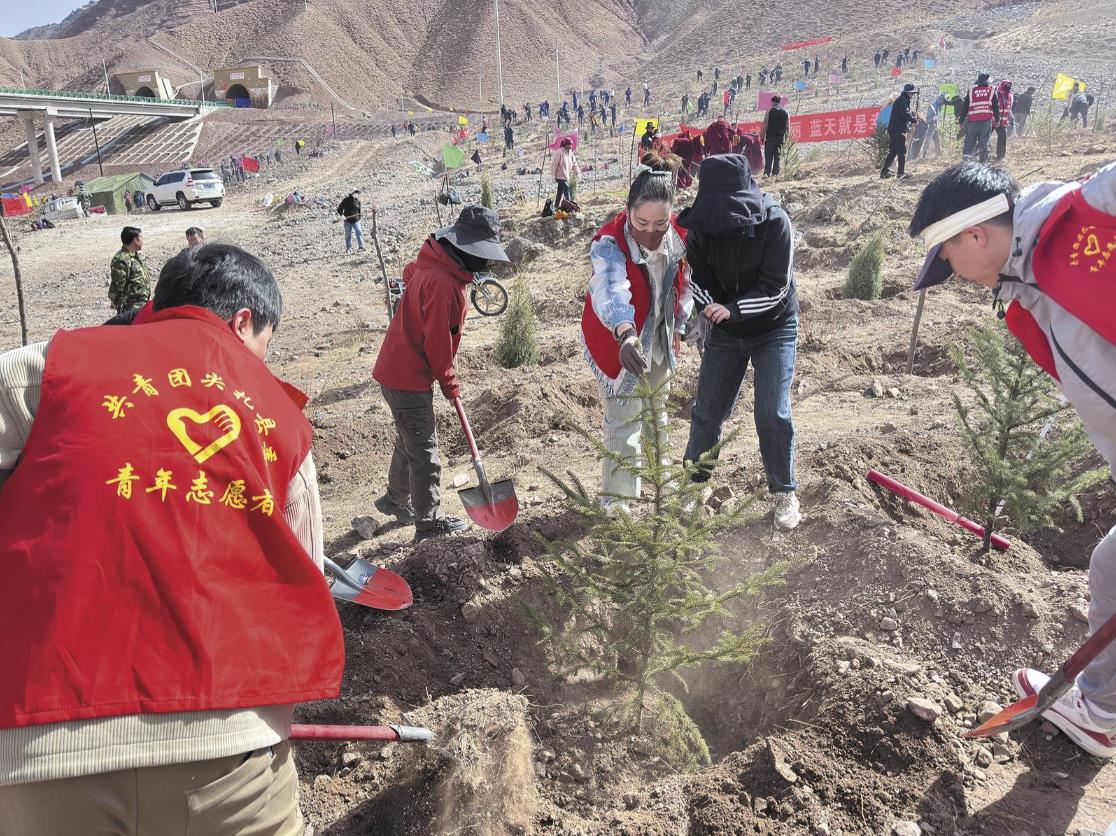 【為建設(shè)美麗青海增綠添彩】尖扎：全民植樹正當(dāng)時(shí)