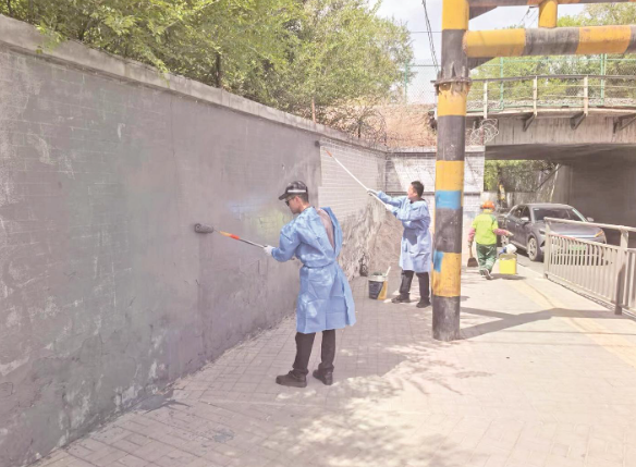 青海西寧：修復墻面 沖洗路面 提升城市顏值與氣質(zhì)