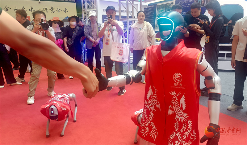 慶陽(yáng)農(nóng)文旅融合發(fā)展破解旅游短板 邀客商投資美麗鄉(xiāng)村共贏(yíng)未來(lái)